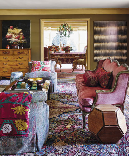 For art-collecting clients, Nussbaumer put together a complex mix of contrasting motifs (from an English floral to an Eastern paisley). | Photo by Stephen Karlisch 