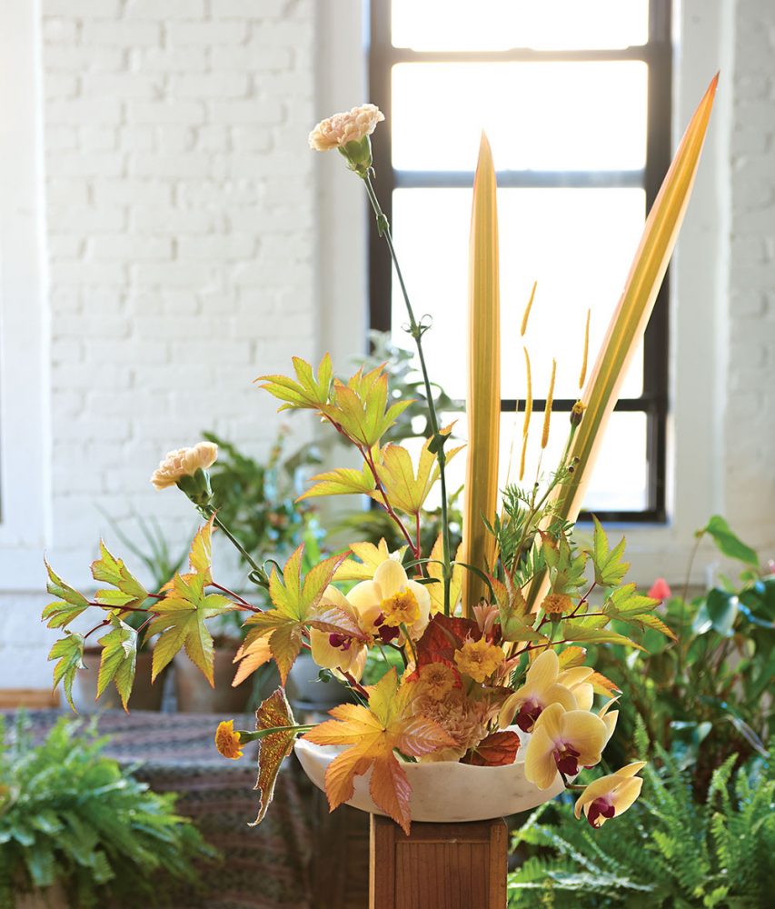 ikebana style flower arrangement