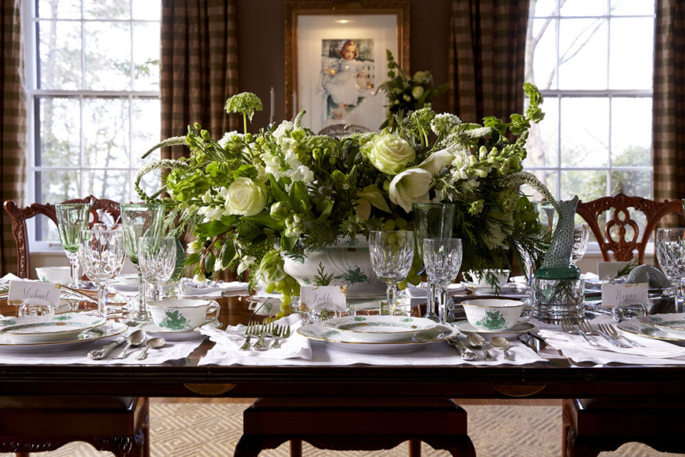 green and white floral arrangement featuring amaryllis by floral designer Kakhi Huffaker Wakefield of K Wakefield Designs